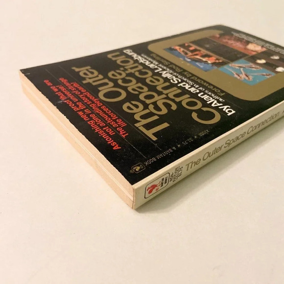 Vintage 1975 The Outer Space Connection by Alan and  Sally Landsburg Paperback - Picture 5 of 16